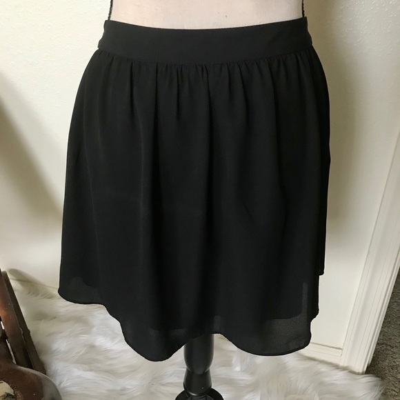 Express mini skirt with pockets - Picture 3 of 5